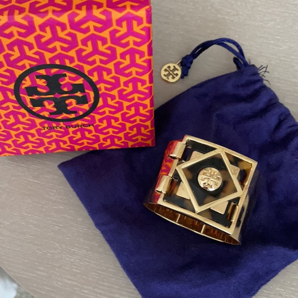 Tory Burch Tortoise shell and gold emblem cuff - Picture 2 of 16
